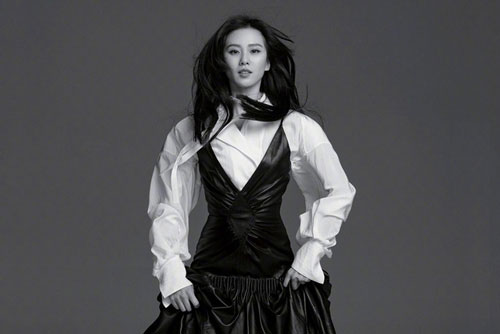 Lưu Thi Thi trở lại trên ELLE: Phóng khoáng và trẻ trung