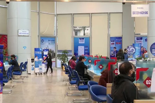 Nhiều ngân hàng tiếp tục giảm lãi suất hỗ trợ doanh nghiệp bị ảnh hưởng bởi dịch COVID-19