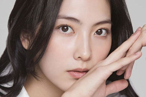 Cựu thành viên KARA Kang Ji Young tạm dừng quay phim vì gặp tai nạn xe