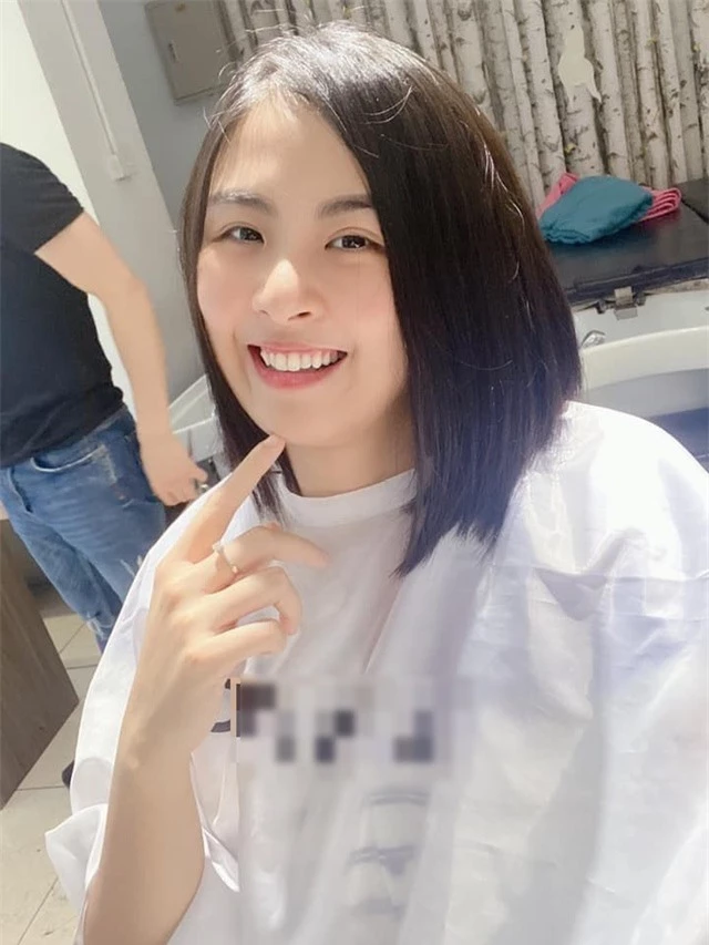 Hoa hậu Ngọc Hân gây “choáng” khi mạnh tay cắt tóc ngắn sau nhiều năm - 11
