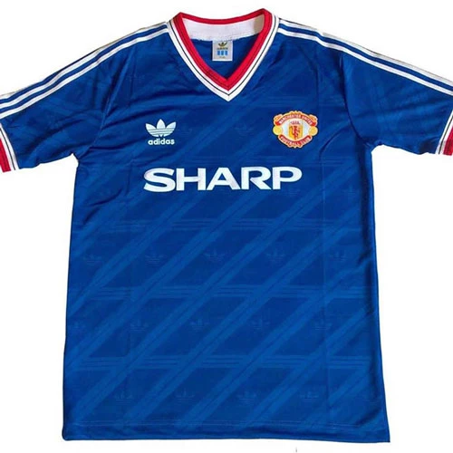 3. Áo đấu Manchester United ở giai đoạn 1986-1988 được bán với giá 510 euro: M.U lúc này còn được dẫn dắt bởi HLV Sir Alex Ferguson nhưng lại không giành được bất kỳ danh hiệu nào