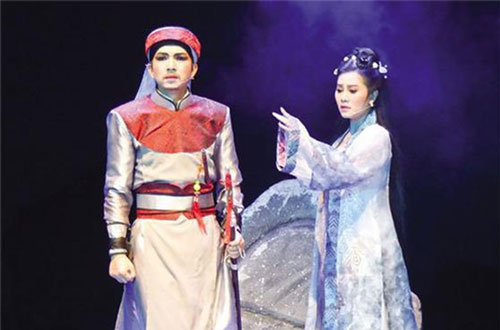 Vì sao nhiều vị vua cưới lại hoàng hậu của triều trước?