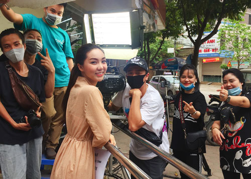 Hot girl Như Ngọc: "Lần đầu tiên, tôi thấy đoàn làm phim bị xua đuổi như vậy"