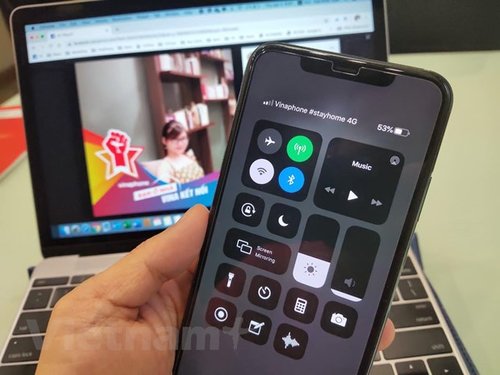 Dân mạng thích thú với thông điệp "Hay o Nha" (Stay Home) trên điện thoại