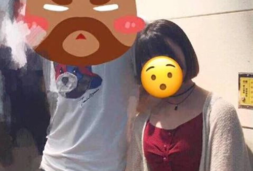 Cô gái khoe ảnh đứng cùng "người yêu" dáng cực chuẩn, nhưng sự thật phía sau mới khiến dân tình "ngã ngửa"