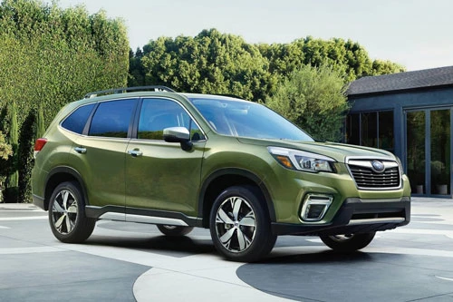 4. Subaru Forester (giá khởi điểm: 25.505 USD).