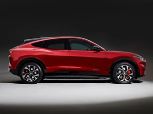 SUV động cơ điện công suất 332 mã lực, giá hơn 1 tỷ đồng