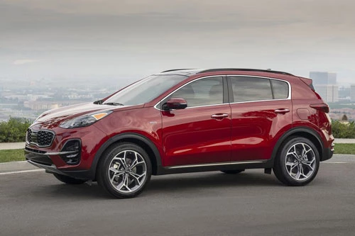 6. Kia Sportage (giá khởi điểm: 24.795 USD).