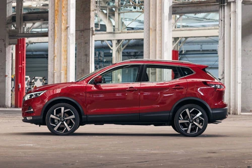 7. Nissan Rogue Sport 2020 (giá khởi điểm: 23.240 USD).