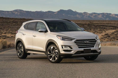 7. Hyundai Tucson (giá khởi điểm: 24.445 USD).