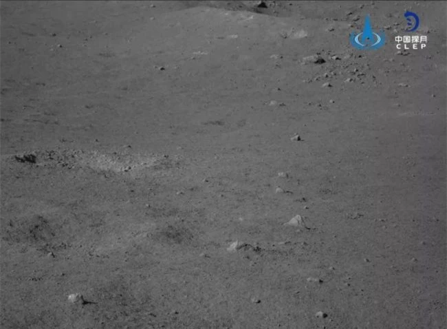Phát hiện những viên đá lạ ở phần tối của Mặt Trăng - 1