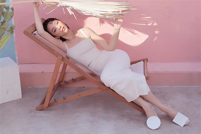 Tóc Tiên sau đám cưới kín đáo: Ngại khoe chồng, thích ăn vận gợi cảm - Ảnh 12. Tóc Tiên sau đám cưới kín đáo: Ngại khoe chồng, thích ăn vận gợi cảm - Ảnh 12.