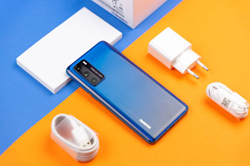 Mở hộp Huawei P40 tại Việt Nam