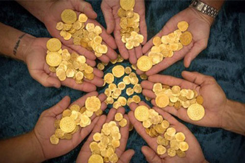 Bất ngờ tìm thấy kho báu nửa triệu USD trong container cũ