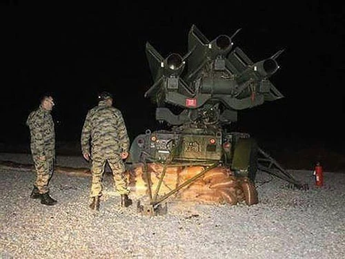 Sáng ngày 28/3 có thông tin cho biết, các hệ thống tên lửa phòng không MIM-23 Hawk của Thổ Nhĩ Kỳ đã được chuyển đến tỉnh Idlib của Syria, trong bối cảnh lệnh ngừng bắn có thể hết hiệu lực vào tuần sau. Sáng ngày 28/3 có thông tin cho biết, các hệ thống tên lửa phòng không MIM-23 Hawk của Thổ Nhĩ Kỳ đã được chuyển đến tỉnh Idlib của Syria, trong bối cảnh lệnh ngừng bắn có thể hết hiệu lực vào tuần sau.