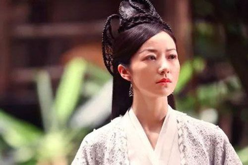 Nữ nhân tài sắc duy nhất dám cự tuyệt long sủng của hôn quân Hán Thành Đế, nhưng lại khiến nhà vua khâm phục hoàn toàn