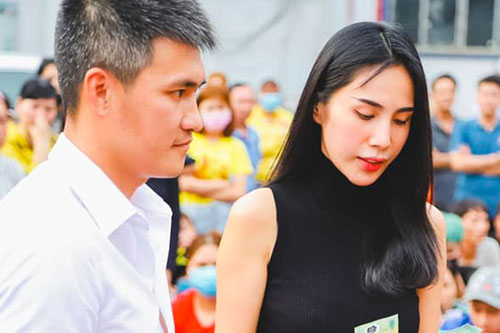 Công Vinh bị mỉa mai, lo làm từ thiện miền Tây mà không thấy về Nghệ An giúp đỡ, Thủy Tiên nhẹ nhàng phản pháo