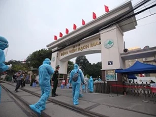 Covid-19: Tiến hành rà soát 50.000 người liên quan đến ổ dịch Bệnh viện Bạch Mai