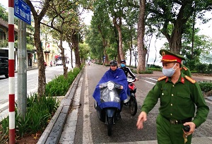 Ngày 5/4, Hà Nội xử phạt 19 trường hợp vi phạm phòng, chống Covid-19 