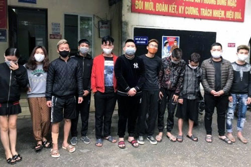 Hà Nội: Hơn chục nam nữ thanh niên tụ tập “chơi” ma túy giữa dịch bệnh