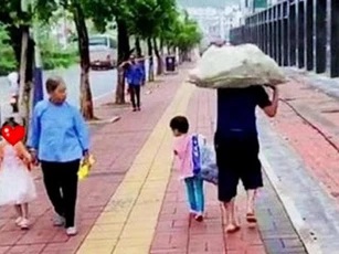 Mạng xã hội "dậy sóng": 1 bức ảnh 2 số phận, cha mẹ cần làm gì để con có nghị lực sống phi thường?