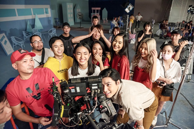 Nghệ sĩ Việt đồng lòng lan tỏa thông điệp nói không với nhựa dùng một lần