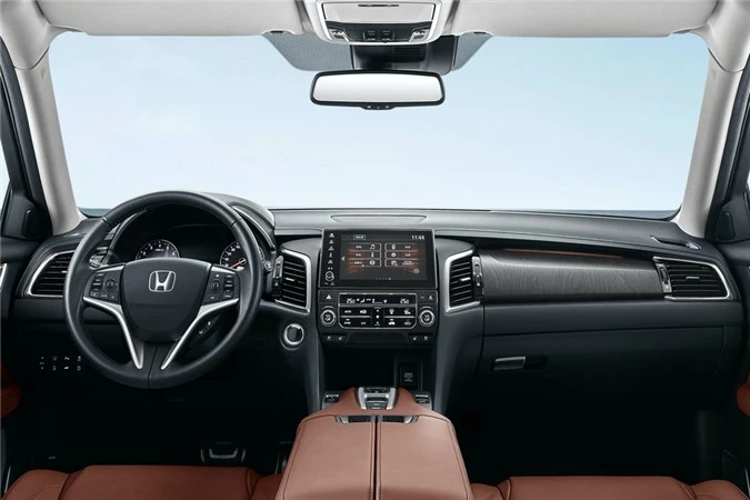 Bên trong xe, Honda cung cấp tới khách hàng các tùy chọn ốp nội thất và chất liệu bọc ghế, cũng như hệ thống giải trí kết nối Honda Connect 2.0. Không có quá nhiều sự khác biệt trong thiết kế của khoang lái trên Avancier 2020.