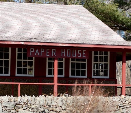 Chuyện kỳ lạ về ngôi nhà làm từ 100.000 tờ báo cũ, vững chãi hiên ngang suốt gần 1 thế kỷ vẫn không có dấu hiệu mục nát - Ảnh 4.