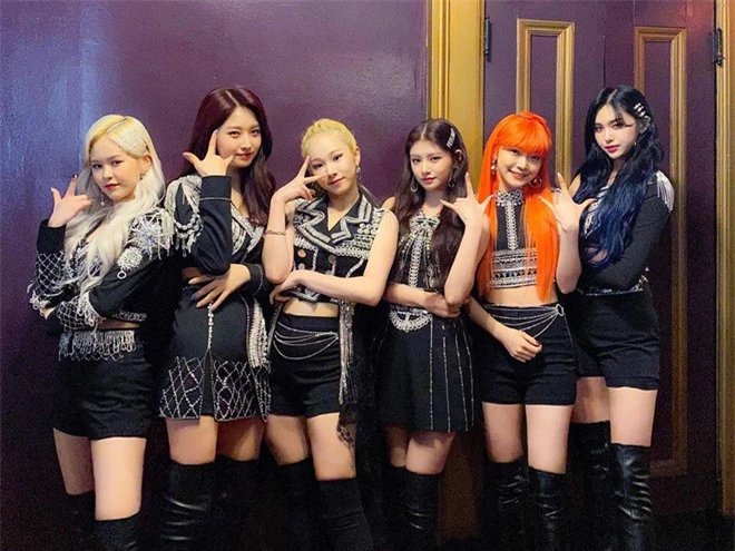 Nhân viên girlgroup Kpop dương tính với Covid-19, kéo theo sao nữ và loạt nhân viên xét nghiệm khẩn vì chung phòng chờ - Ảnh 3.