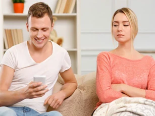 Dấu hiệu cho thấy bạn nên chia tay người yêu