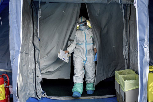 Italy duy trì đà giảm ca tử vong do COVID-19