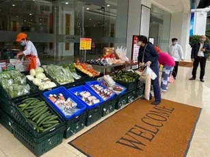 Covid-19: Khẩn trương mở thêm các điểm bán hàng dã chiến