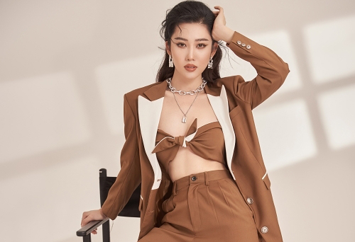 Thúy Ngân khoe nhan sắc tuổi 29