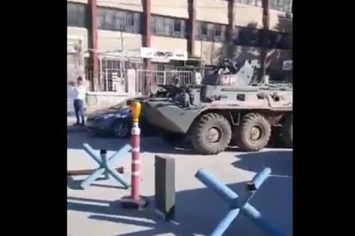 Xe bọc thép chở quân BTR-82A của quân cảnh Nga tại hiện trường vụ xung đột. Ảnh: Avia-pro.