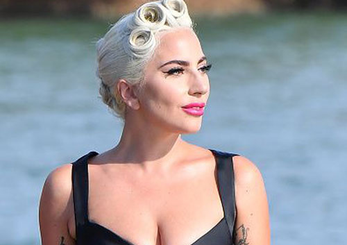 Những bộ cánh ấn tượng của Lady Gaga trong 5 năm qua