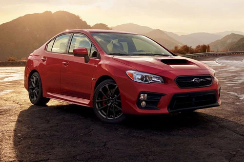 1. Subaru WRX (giá khởi điểm: 28.395 USD, thời gian tăng tốc từ 0-96 km/h: 5 giây).