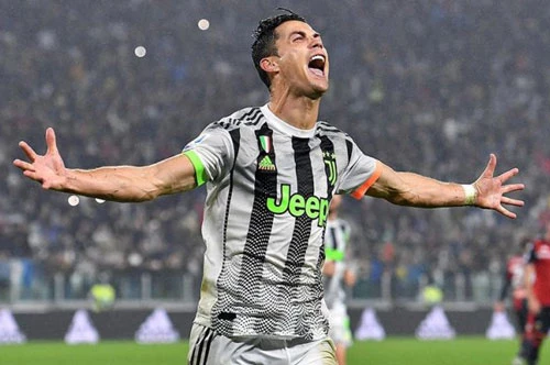 5. Critiano Ronaldo (Juventus) 21 bàn - hiệu suất 92,62 phút/bàn thắng.