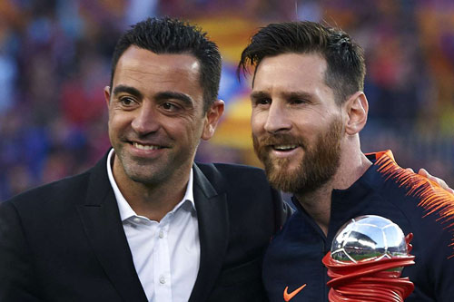Xavi: 'Chỉ có Messi ở trên tầm Ronaldinho'