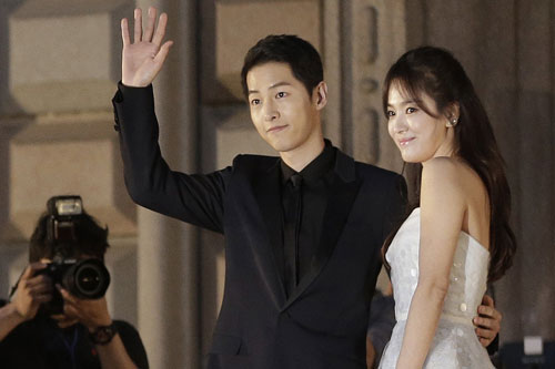 Vì sao ly hôn tới gần 9 tháng với Song Hye Kyo mà bây giờ Song Joong Ki mới cho phá căn nhà tân hôn?