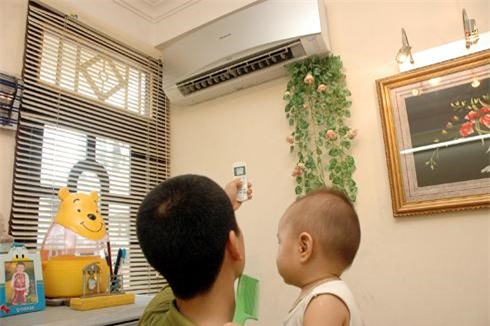 Nhiều người vẫn đang mắc sai lầm khi sử dụng máy lạnh. Nhiều người vẫn đang mắc sai lầm khi sử dụng máy lạnh.