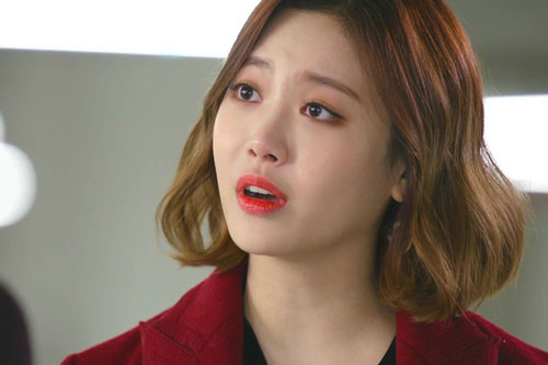 Bị nghỉ làm không lương phải ở nhà bán hàng online, mẹ chồng khinh nàng dâu ra mặt và lời đáp trả khiến bà "cứng họng"