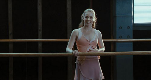 Top 10 nữ vũ công xinh đẹp nhất thế giới khiến cánh mày râu 'chao đảo'