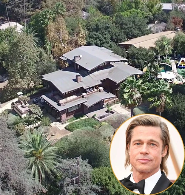 Khi các dự án phim và sự kiện đều phải dừng lại, Brad Pitt trú ẩn trong biệt thự riêng ở Los Feliz, Los Angeles. Nơi đây từng là tổ ấm của anh với Angelina Jolie và 6 người con. Từ khi ly hôn, ông Smith sống một mình tại ngôi nhà này.