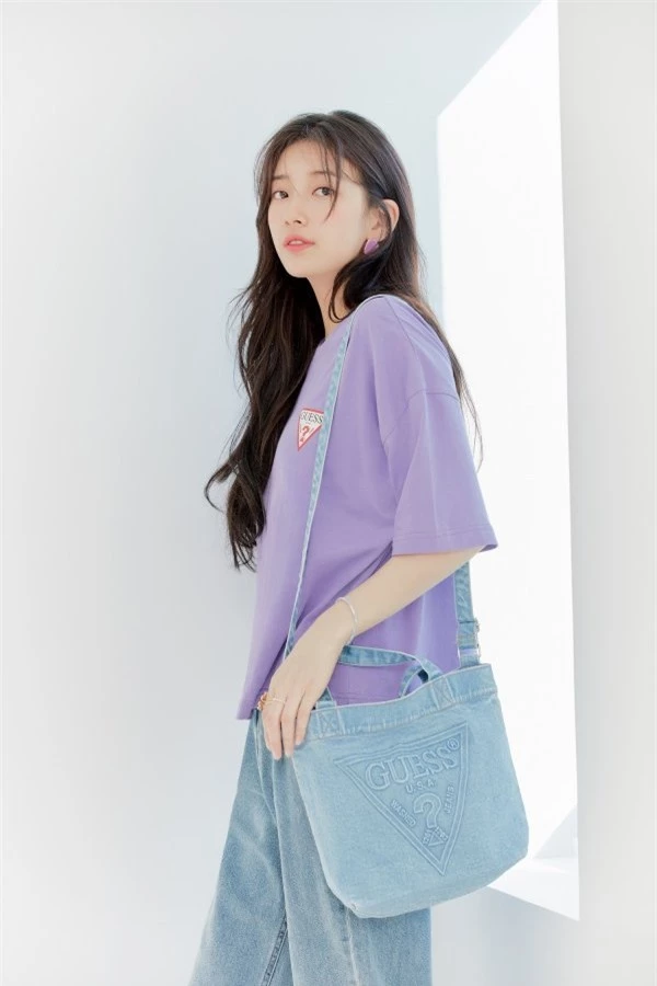 Suzy khoe nhan sắc cực phẩm quảng bá cho Guess - Ảnh 2. Suzy khoe nhan sắc cực phẩm quảng bá cho Guess - Ảnh 2.