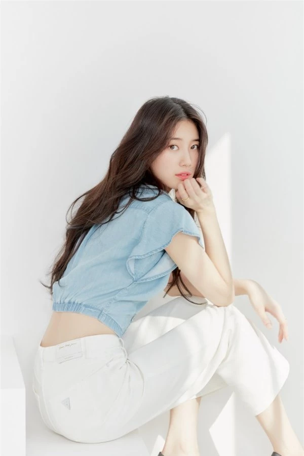 Suzy khoe nhan sắc cực phẩm quảng bá cho Guess - Ảnh 4. Suzy khoe nhan sắc cực phẩm quảng bá cho Guess - Ảnh 4.