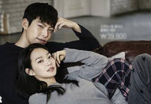 Hành động 'siêu ngọt ngào' của Shin Min Ah dành cho Kim Woo Bin sau khi hai người 'về chung một nhà'