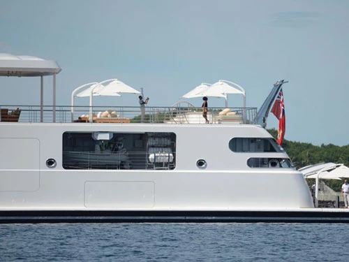Vợ chồng cựu Tổng thống Mỹ Barack Obama từng tham dự một chuyến đi trên du thuyền này cùng những người nổi tiếng khác vào năm 2017. Ảnh: Getty.