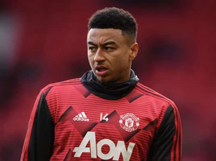 Fan MU đòi xây tượng Arteta, đích thân "ship" Lingard... cho Arsenal