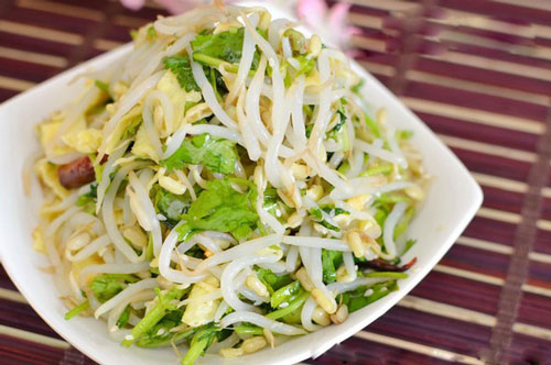 Làm nộm giá đỗ theo kiểu này vừa giải độc lại giảm cân siêu nhanh, càng ăn càng mê