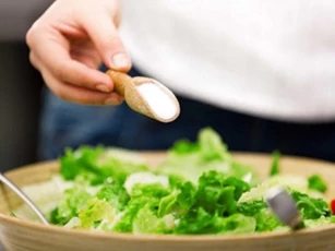 Ăn quá nhiều muối có thể làm suy giảm hệ miễn dịch